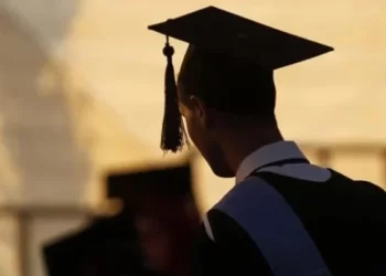 scholarship for pakistani students
