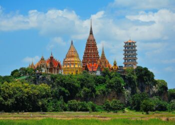 Thailand extends opening hours for tourist attractions