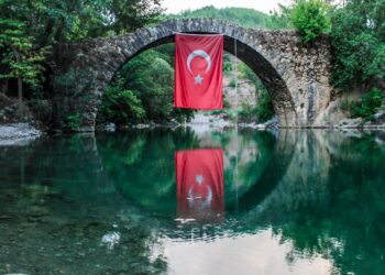 Turkey announces visa-free entry for citizens of six nations