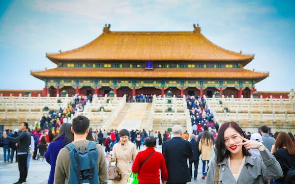 China simplifies visa process for US tourists