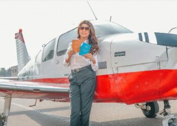 Pakistani actor Ammara Chaudhry becomes commercial pilot