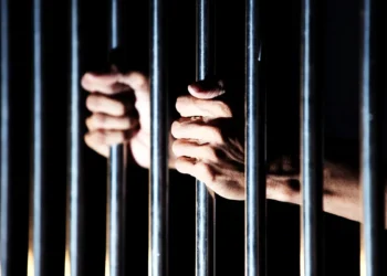 Fake Wing Commander identified as Zeeshan of Pakistan Air Force Caught in Karachi