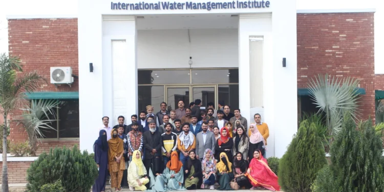 IWMI Organizes Media Awareness Workshops on Water Accounting, Conservation