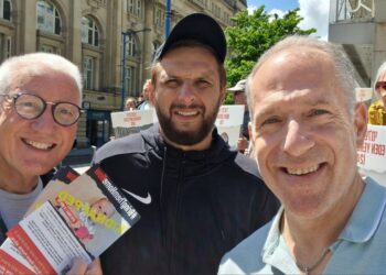 Shahid Afridi explains viral selfie with pro-Israel group after massive backlash