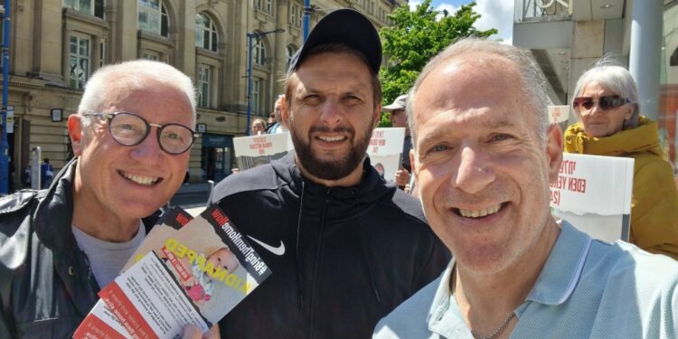 Shahid Afridi explains viral selfie with pro-Israel group after massive backlash