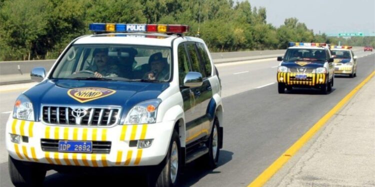 Female driver runs over Motorway Policeman after paying challan