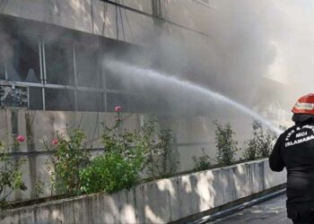 Fire destroys multiple shops at Sunday Bazaar in Islamabad