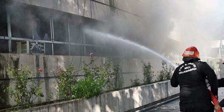 Fire destroys multiple shops at Sunday Bazaar in Islamabad