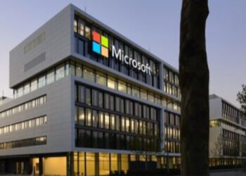 Microsoft glitch halts operations for companies worldwide