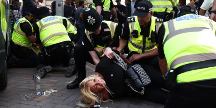 UK calls emergency meeting over far-right riots