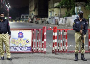 After Punjab, Karachi Police banned from using social media on duty