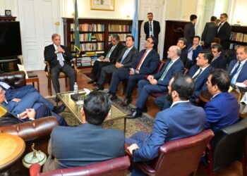 PM Shehbaz invites US banks to invest in Pakistan