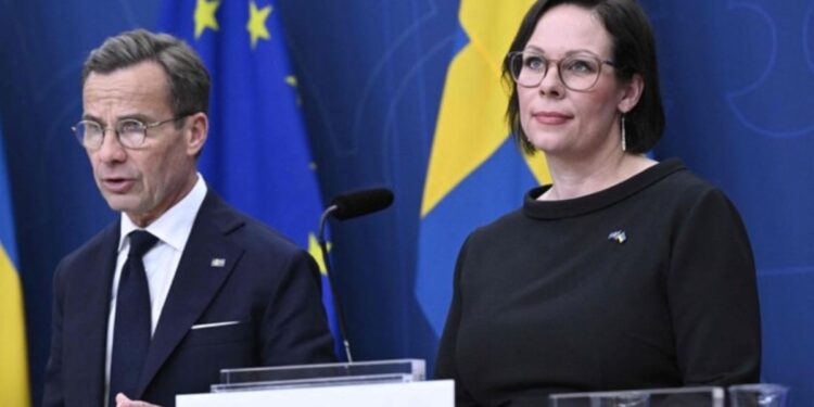 Take $34,000 and leave, Sweden tells immigrants