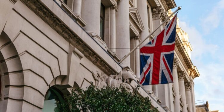 Top UK universities offering academic courses for Pakistani students