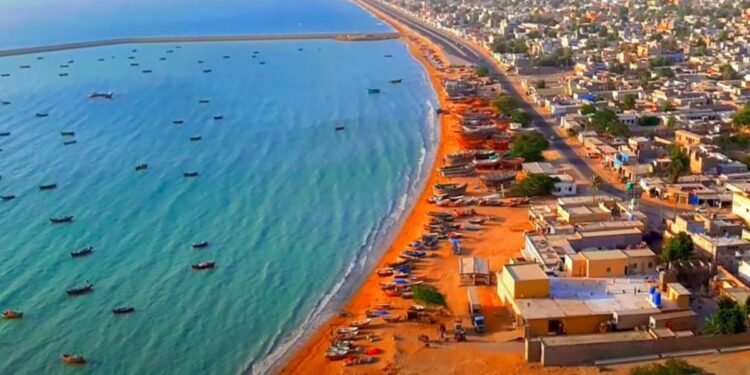 Balochistan CM scraps NOCs for failing Gwadar housing projects