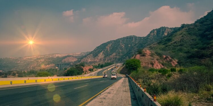 Lahore-Islamabad M2 Motorway fully open to traffic following disruption