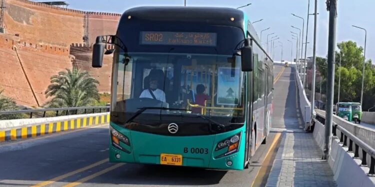 Peshawar BRT gets Pabbi route; check bus timings