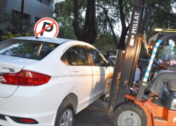 Islamabad traffic police comes down hard on illegal parking