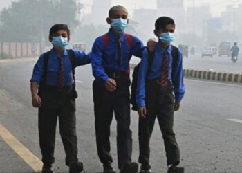 Punjab schools remain open despite smog