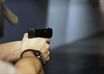 Senate official, family mugged at gunpoint
