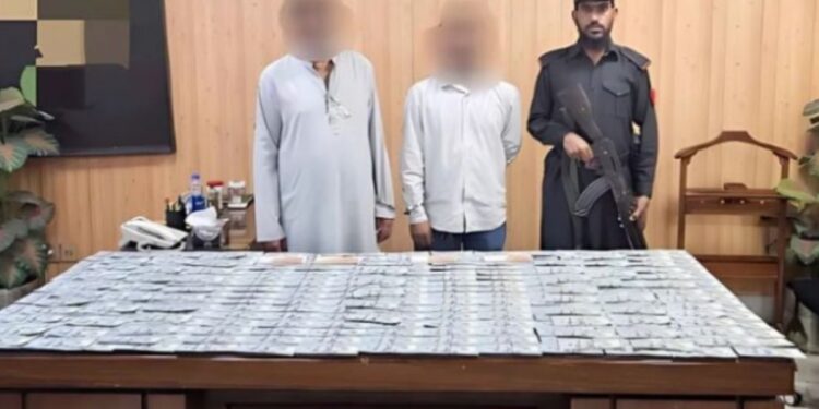 Illegal currency exchange ring busted in Karachi, $40,000 seized