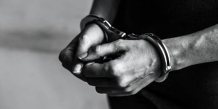 Indian arrested staying illegally in Mandi Bahauddin