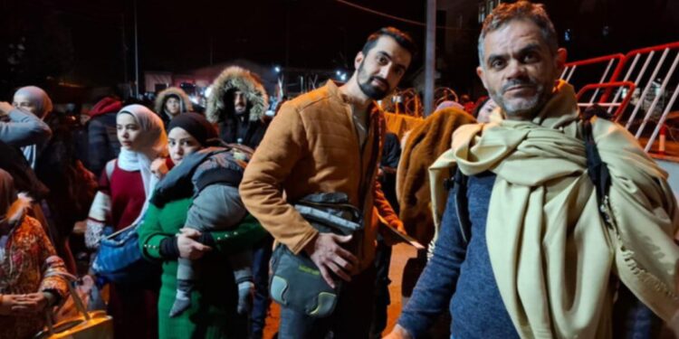 Stranded Pakistanis to return from Syria tonight