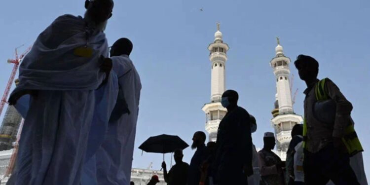 Saudi eases Umrah travel by dropping major vaccine requirement