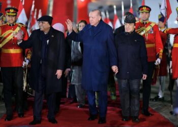 Erdogan gets grand welcome in Pakistan