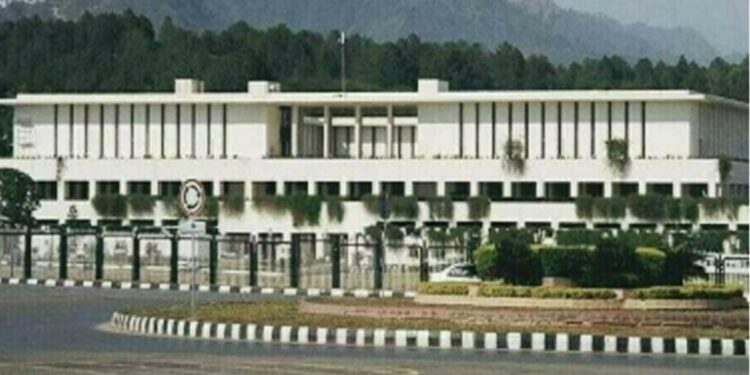 Govt plans major civil servant transfers 