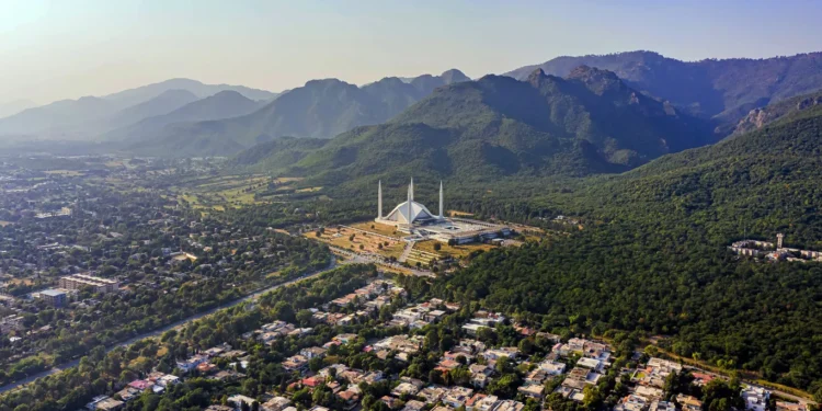 Pleasant weather persists in federal capital