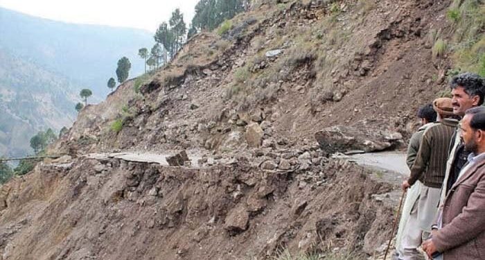 Gilgit landslide kills eight during flood damage repairs