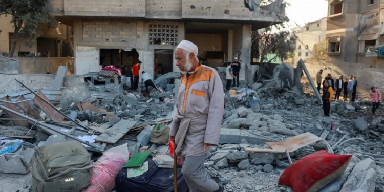 Israel strikes kill 40 in Gaza ahead of UN vote