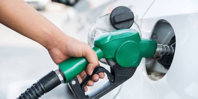 Petrol prices expected to rise in Pakistan for next two weeks