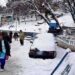 Snowfall stops in Murree, authorities move to reopen roads