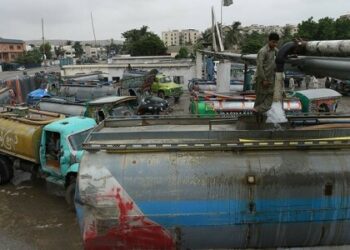 Government cracks down on illegal water supply