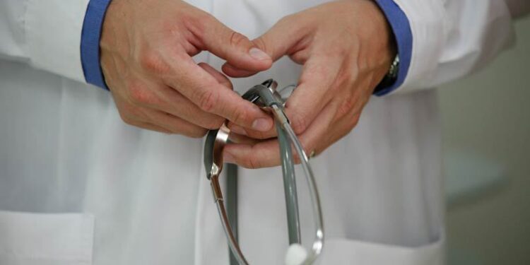 Govt cuts hospital funding under new austerity plan