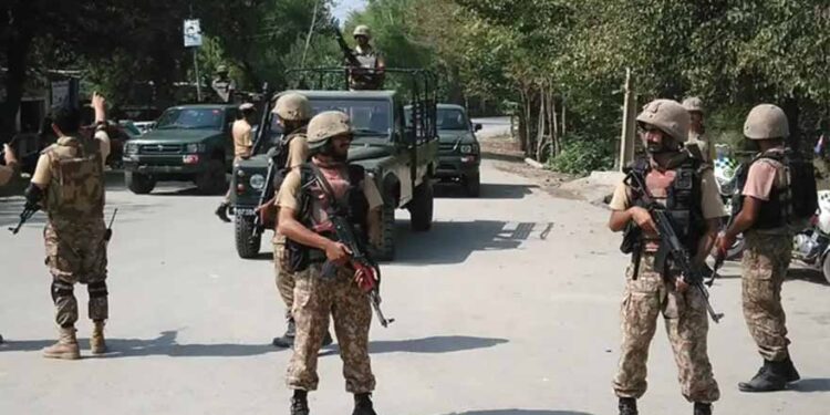 Army destroys multiple Afghan posts after infiltration bid