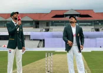 Pakistan choose to bowl first after winning the toss in the second test